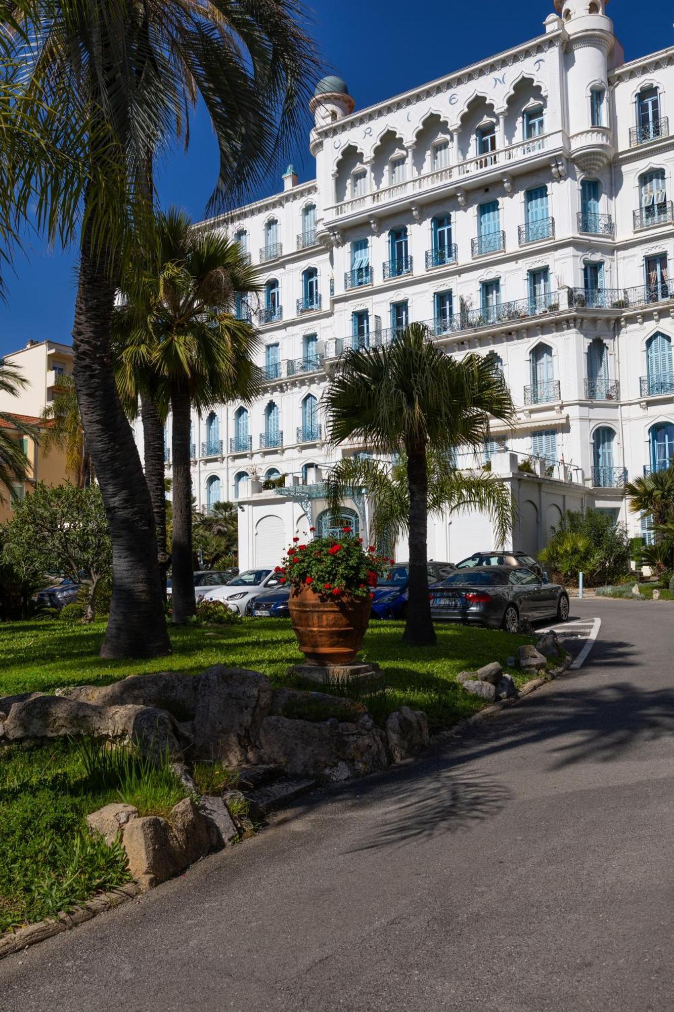 L'orient Palace *